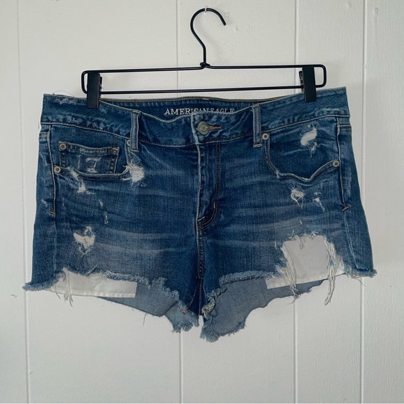 American Eagle Outfitters Women’s 14 Distressed Shortie Stretch Blue Jean Shorts - Picture 1 of 9